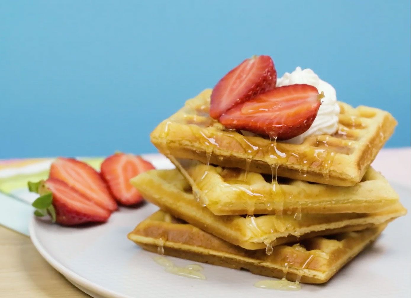Gofres con fresas y nata