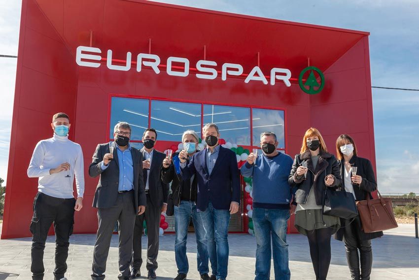 FACHADA-TRES-CALES-INAUGURACION EUROSPAR TRES CALES BRINDIS INAUGURACION