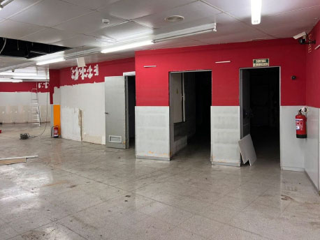 T 166 INTERIOR